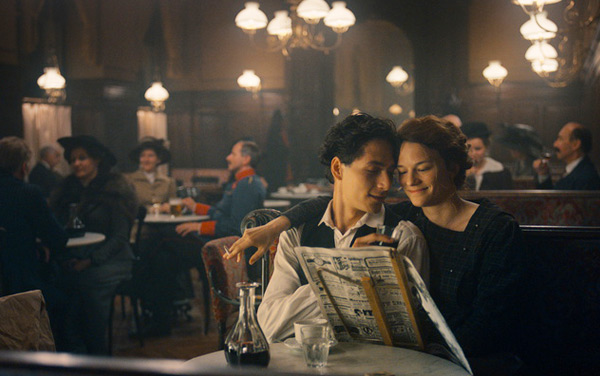 Film: Egon Schiele - Tod und Mädchen - Bild4