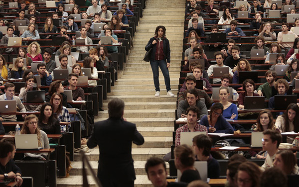Film: Die brillante Mademoiselle Neïla