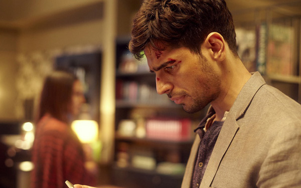 Film: Ittefaq - Es geschah eines Nachts